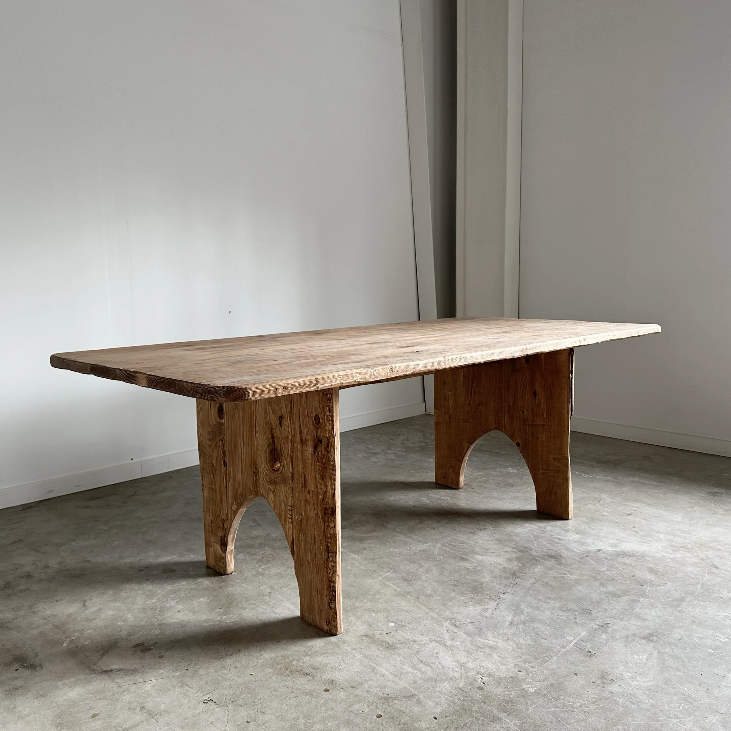 Sage Table - Image 13